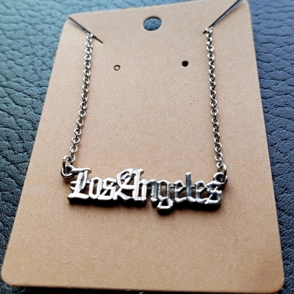 Los Angeles Necklace - Picture 2 of 5